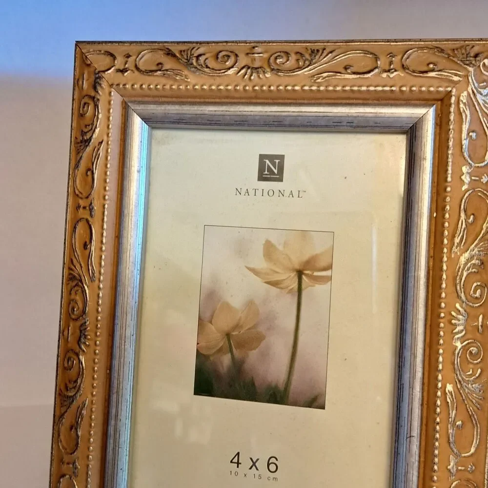 Vintage Unitek National Photo Frame Plastic Wood Imitation Size 4 X 6 Inch